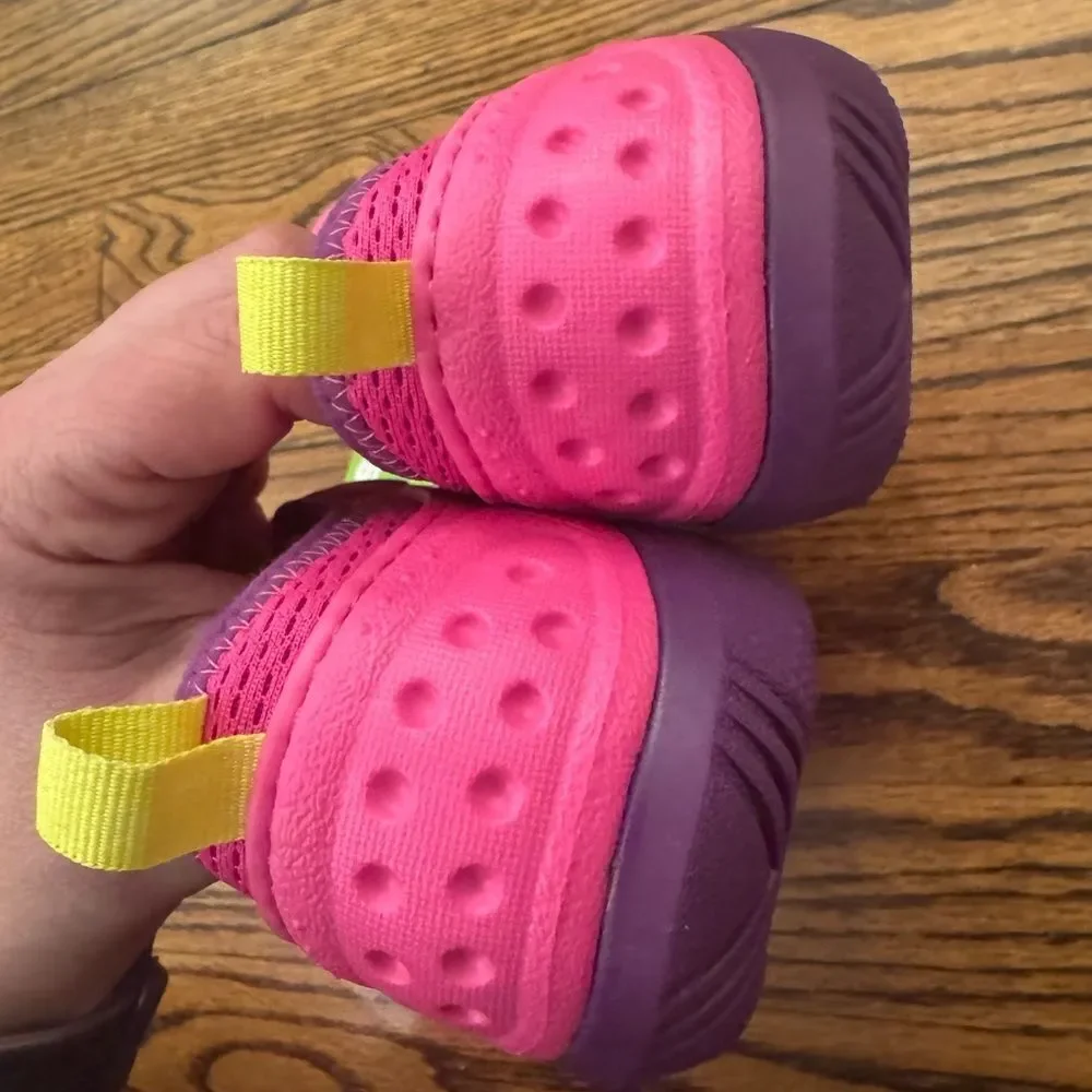 NWT New CROCS Swiftwater Play Land to Water Shoes Neon Magenta Pink Purple 1